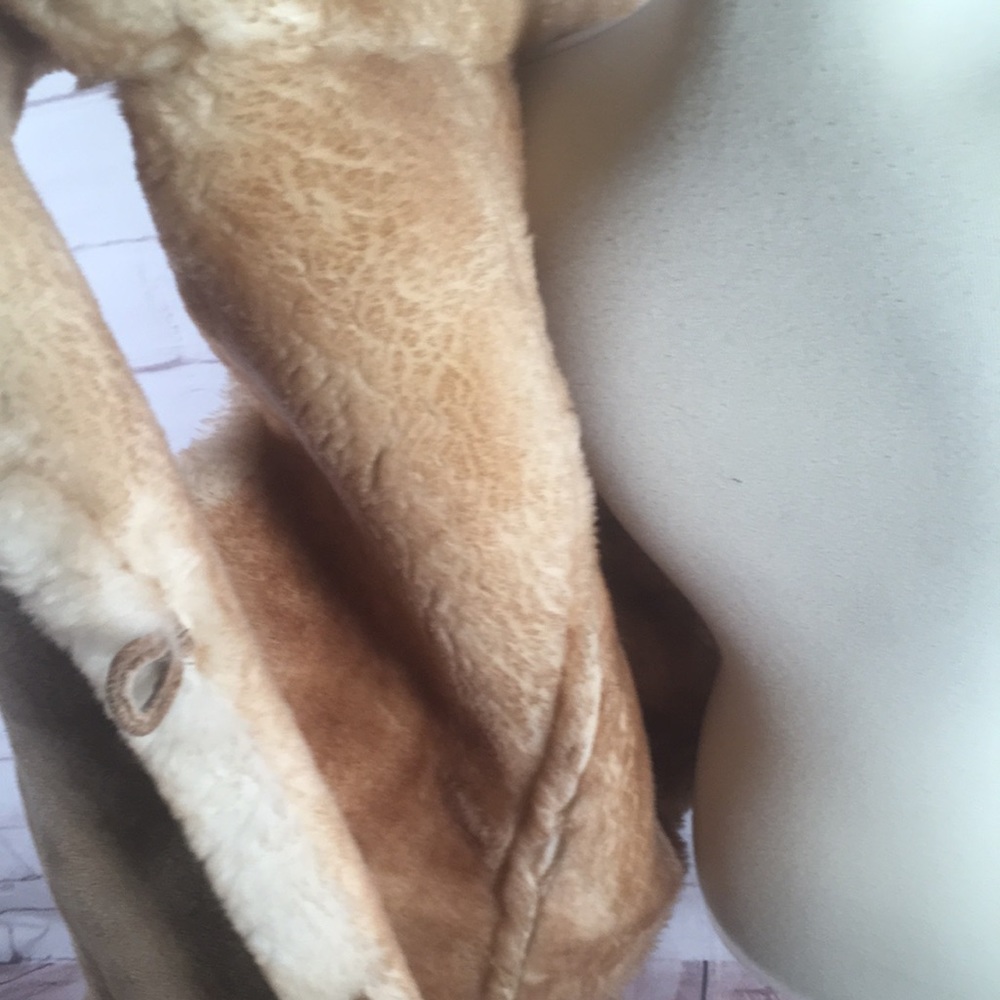 Shearling & Suede Vest - Picture 9 of 9